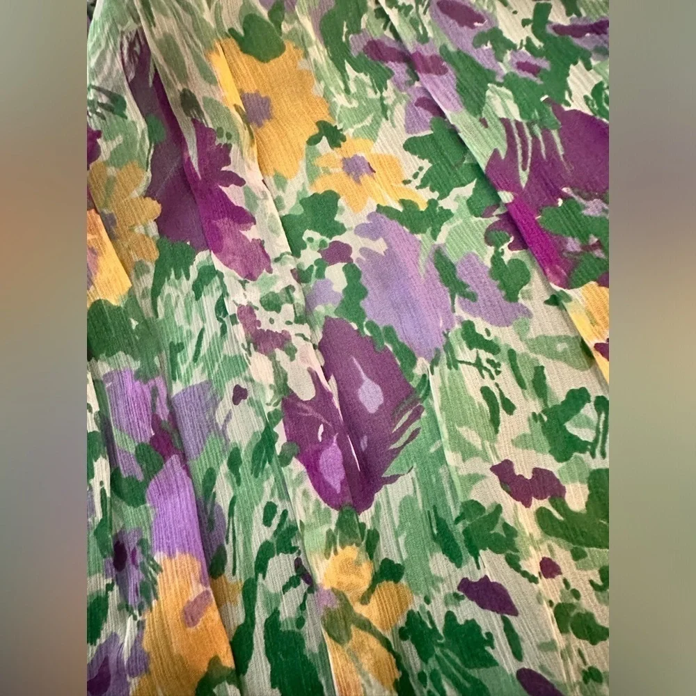 True Couture Floral Halter Top, size Small, EUC - Picture 11 of 12